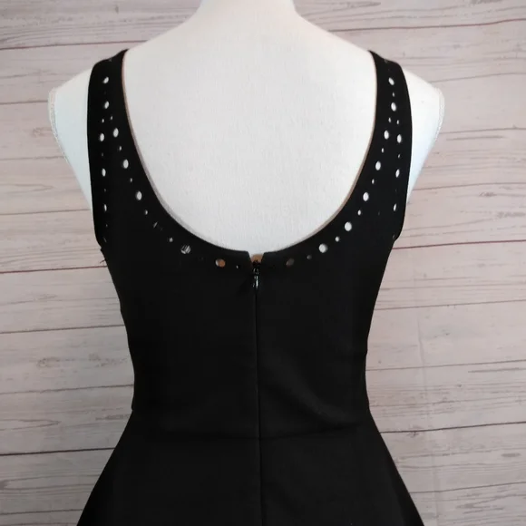 Elizabeth and James dress sleeveless laser cut - Picture 3 of 12